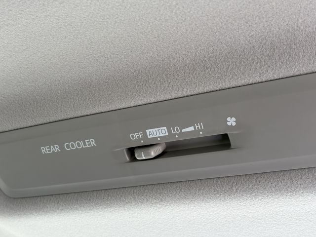 TOYOTA VOXY 2015 Image 31