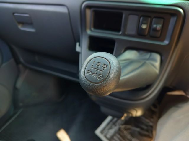 DAIHATSU HIJET CARGO 4WD 2014 Image 31