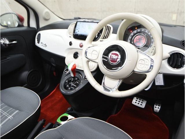 FIAT 500C 2019 Image 31
