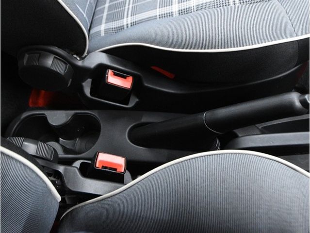 FIAT 500C 2019 Image 31