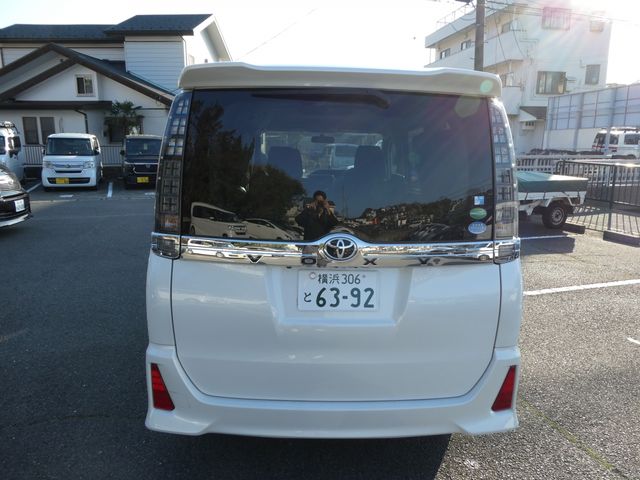 TOYOTA VOXY 2015 Image 31