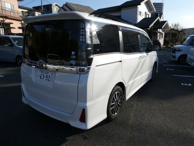 TOYOTA VOXY 2015 Image 31