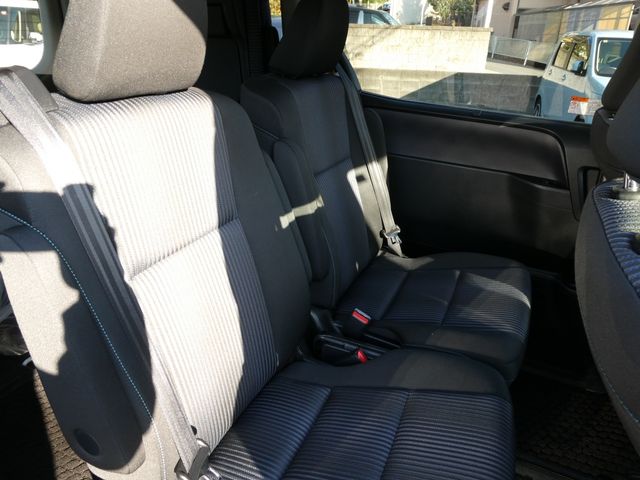 TOYOTA VOXY 2015 Image 31