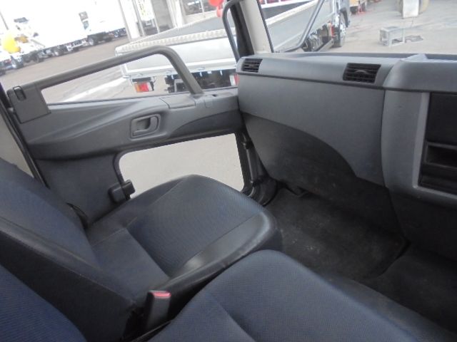 MITSUBISHI FUSOU FIGHTER 2006 Image 31