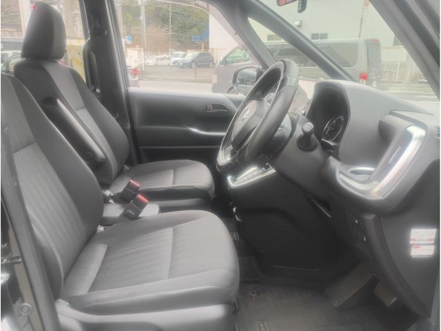 TOYOTA VOXY HYBRID 2023 Image 31