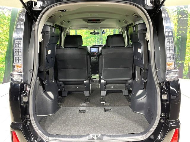 TOYOTA VOXY 2014 Image 31