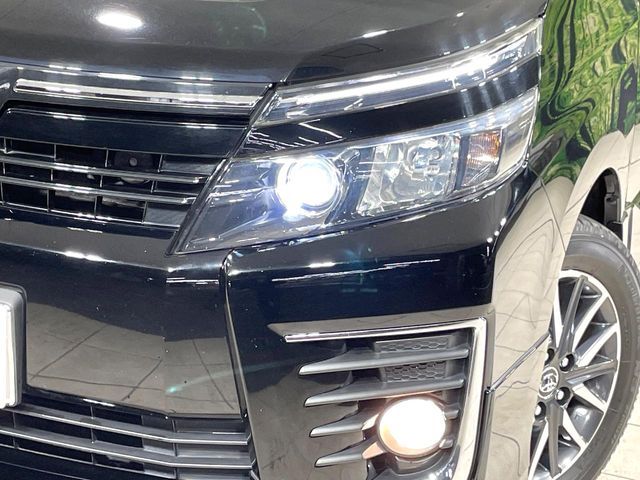 TOYOTA VOXY 2014 Image 31