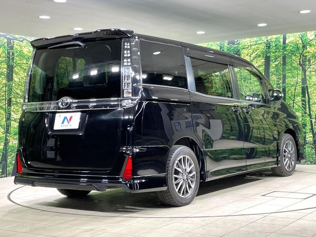 TOYOTA VOXY 2014 Image 31