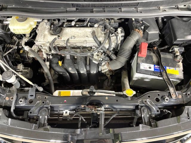 TOYOTA VOXY 2014 Image 31