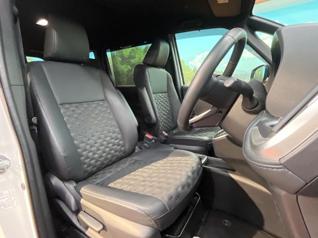 TOYOTA VOXY HYBRID 2023 Image 31