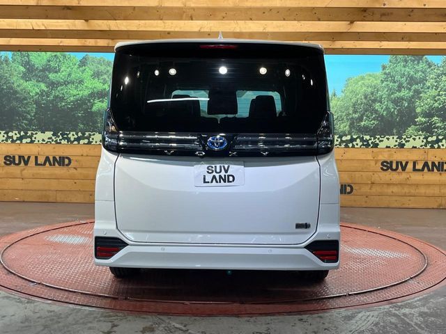 TOYOTA VOXY HYBRID 2023 Image 31