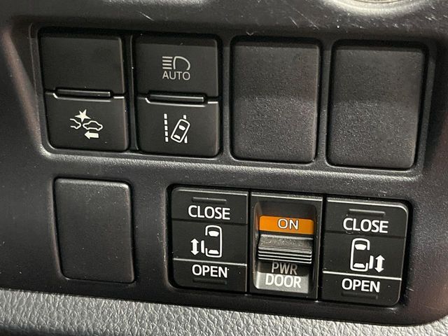 TOYOTA VOXY 2020 Image 31