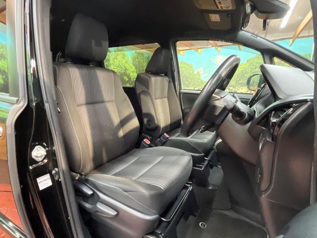 TOYOTA VOXY 2020 Image 31