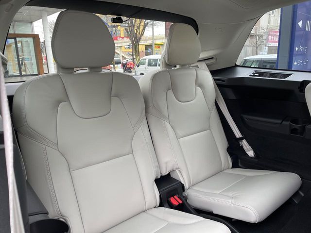 VOLVO XC90 2024 Image 31