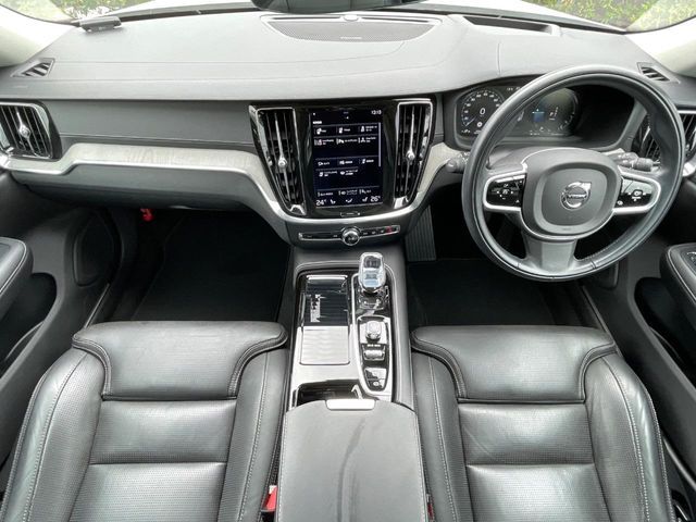 VOLVO V60 2021 Image 31