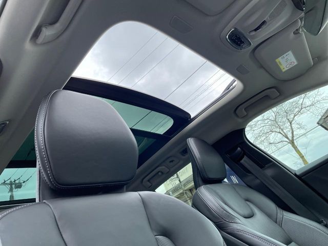 VOLVO V60 2021 Image 31