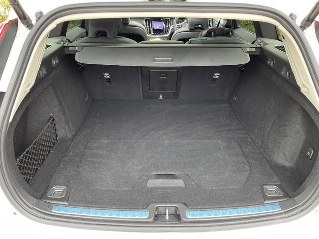 VOLVO V60 2021 Image 31