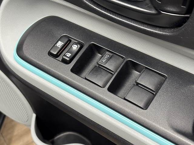 TOYOTA AQUA 2012 Image 31