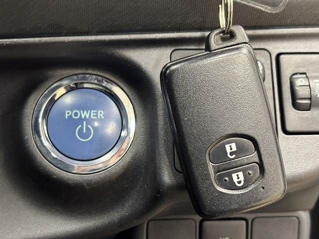 TOYOTA AQUA 2012 Image 31