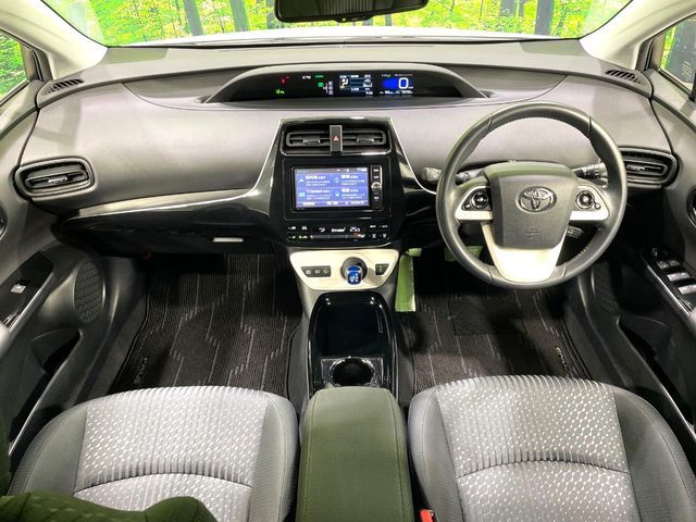 TOYOTA PRIUS 2018 Image 31