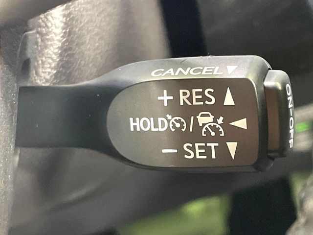 TOYOTA PRIUS 2018 Image 31