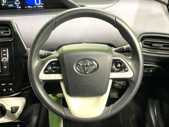 TOYOTA PRIUS 2018 Image 31
