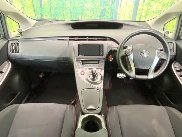 TOYOTA PRIUS 2012 Image 31