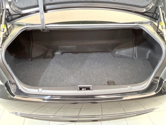 TOYOTA CROWN SEDAN HYBRID 2018 Image 31