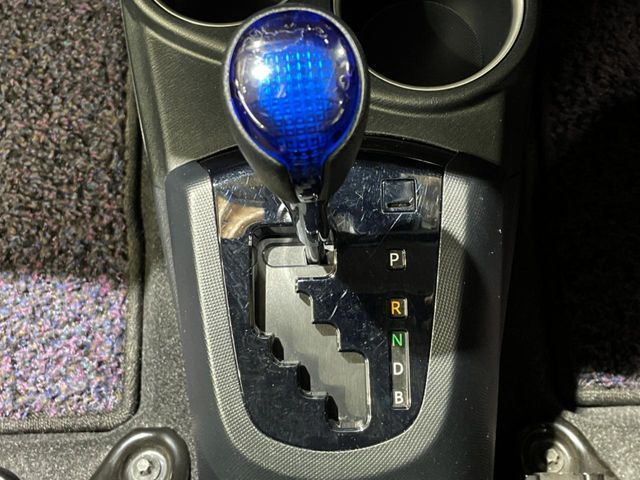 TOYOTA AQUA 2017 Image 31