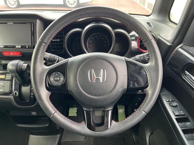 HONDA N BOX CUSTOM 2015 Image 31