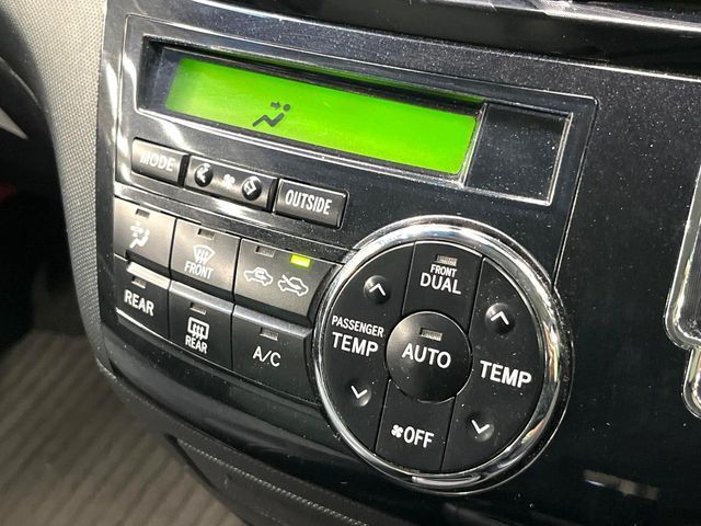 TOYOTA ESTIMA 2013 Image 31