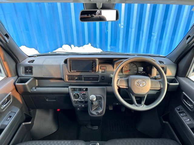 TOYOTA PIXIS VAN 4WD 2024 Image 31