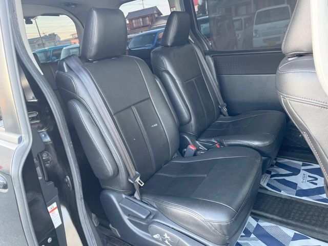 TOYOTA NOAH HYBRID 2015 Image 31