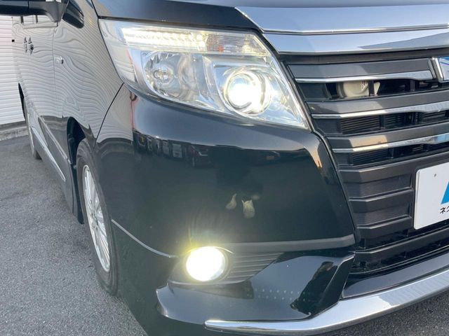TOYOTA NOAH HYBRID 2015 Image 31
