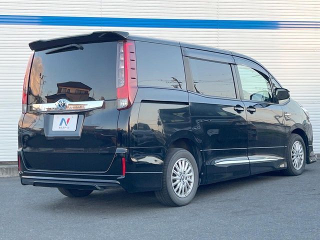 TOYOTA NOAH HYBRID 2015 Image 31