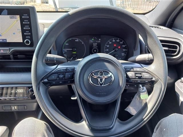 TOYOTA YARIS HYBRID 2021 Image 31