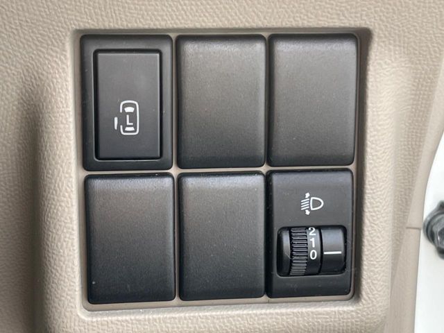 NISSAN ROOX 2011 Image 31