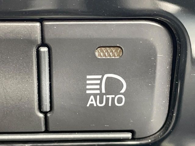 TOYOTA PRIUS 2019 Image 31