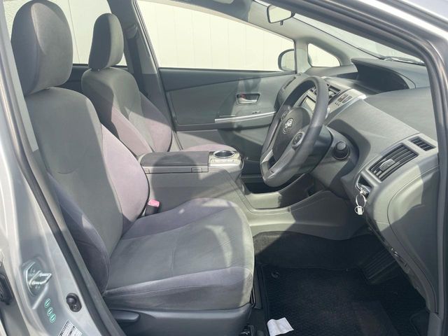 TOYOTA PRIUS ALPHA 2013 Image 31