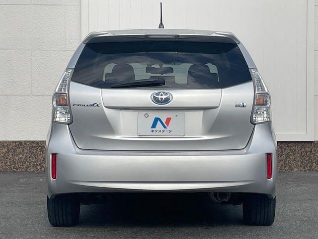 TOYOTA PRIUS ALPHA 2013 Image 31