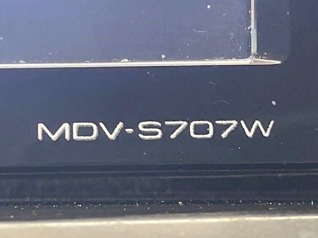 TOYOTA PRIUS ALPHA 2013 Image 31