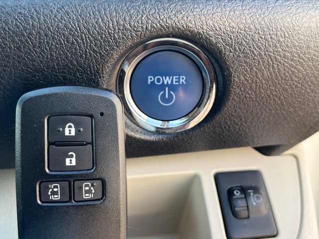 TOYOTA SIENTA HYBRID 2016 Image 31