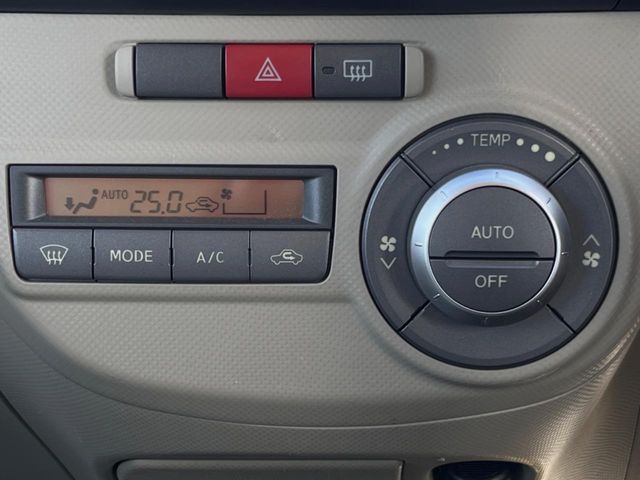 DAIHATSU TANTO EXE 2013 Image 31