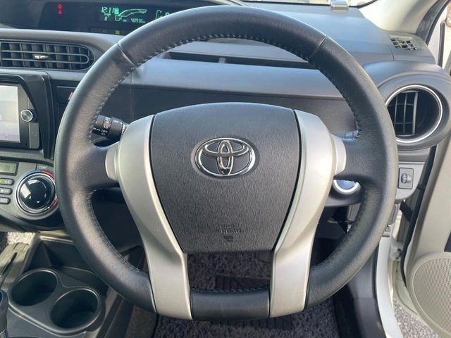 TOYOTA AQUA 2013 Image 31