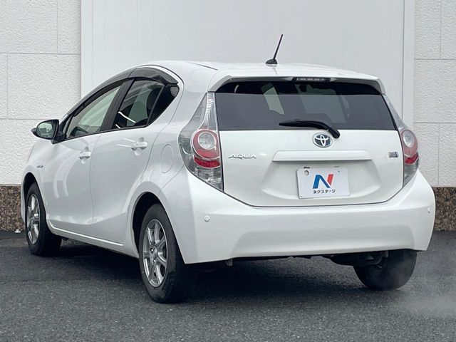 TOYOTA AQUA 2013 Image 31