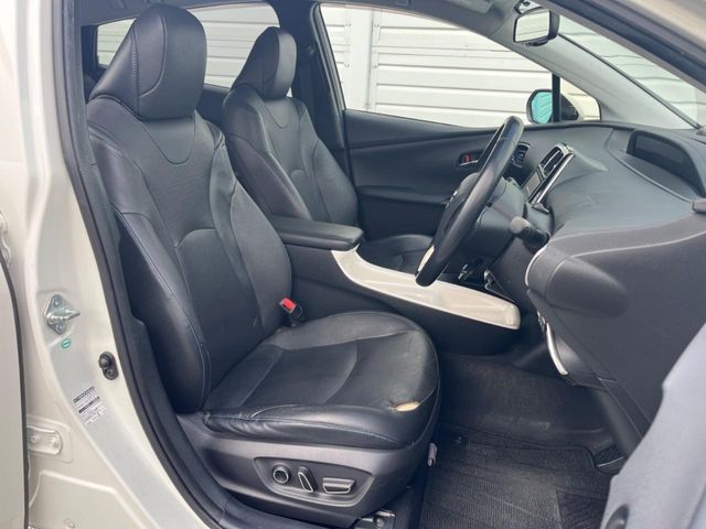 TOYOTA PRIUS 2017 Image 31