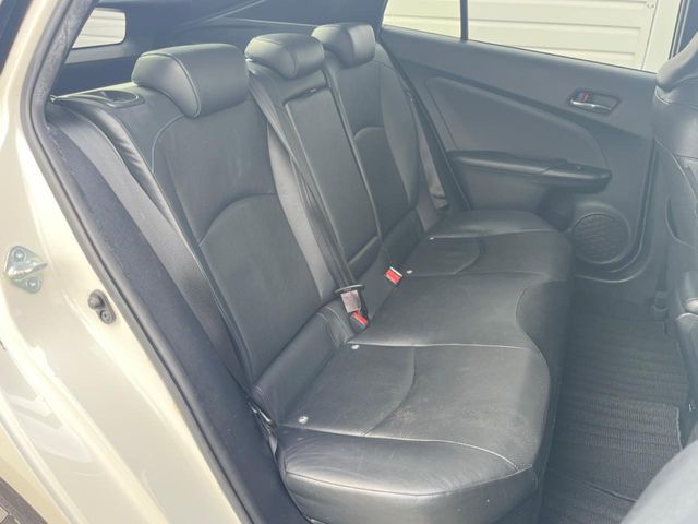 TOYOTA PRIUS 2017 Image 31