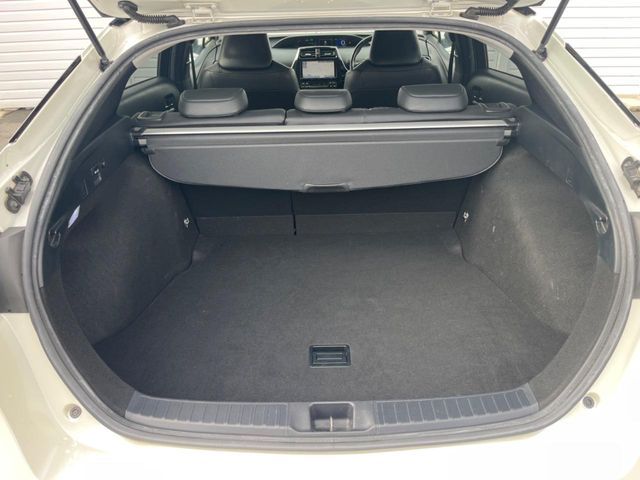 TOYOTA PRIUS 2017 Image 31