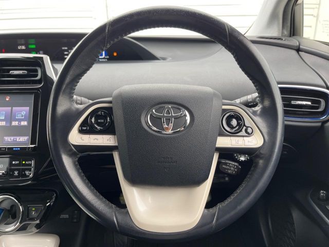 TOYOTA PRIUS 2017 Image 31