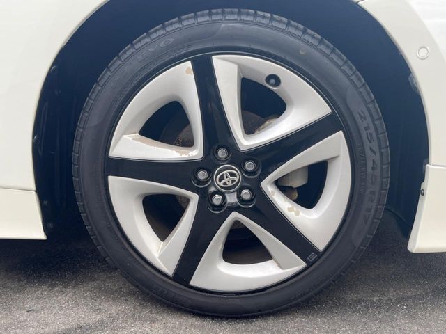 TOYOTA PRIUS 2017 Image 31